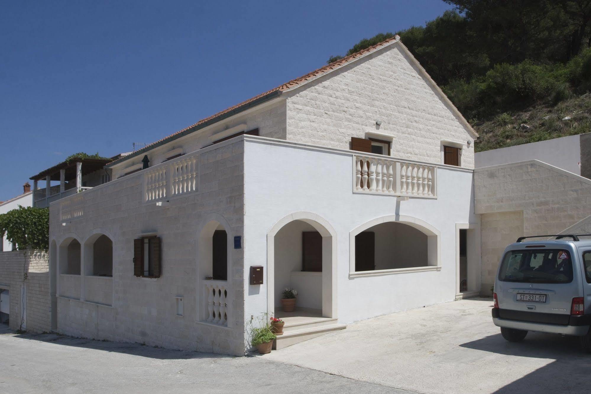 Apartments Pucisca Exterior foto